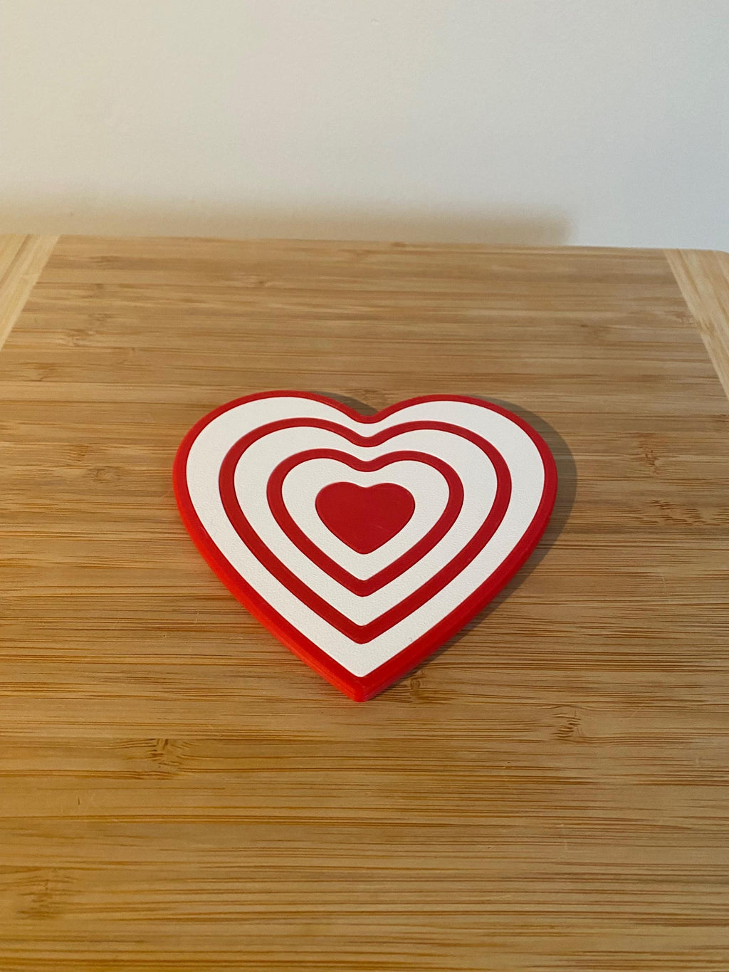 Set of 4 Heart Coasters with Holder | Patterned Bioplastic Drink Coasters