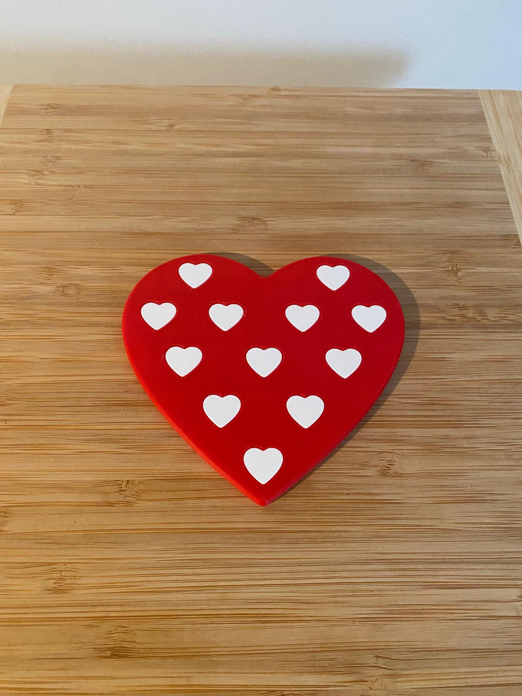 Set of 4 Heart Coasters with Holder | Patterned Bioplastic Drink Coasters