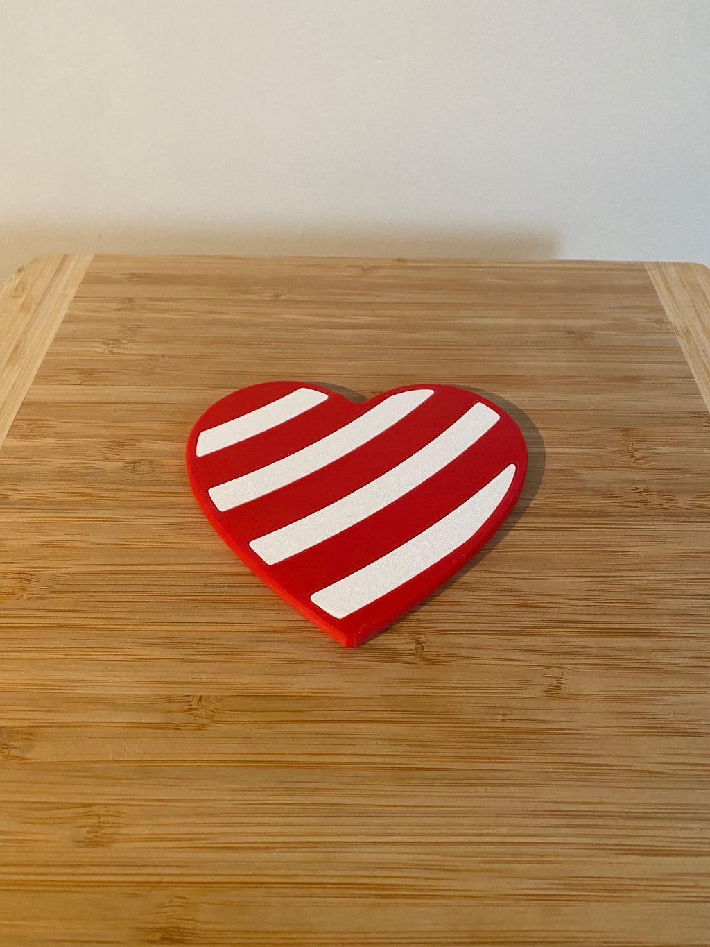 Set of 4 Heart Coasters with Holder | Patterned Bioplastic Drink Coasters